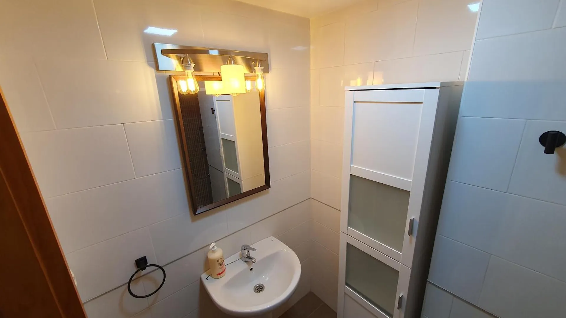 3E, 56M2, 1 Dormitorio, 4 Huespedes, Wifi Gratis La Linea de la Concepcion 0*,
